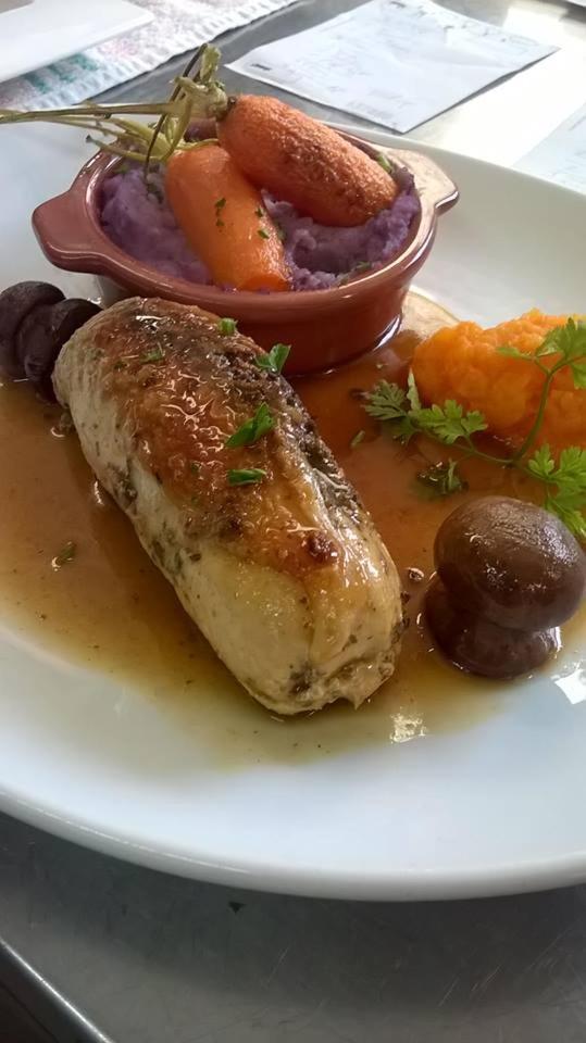 Hotel Restaurant Henry Puy-lʼÉvêque Екстериор снимка